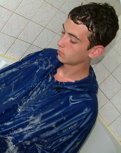 Soapy bath in a soft nylon cape